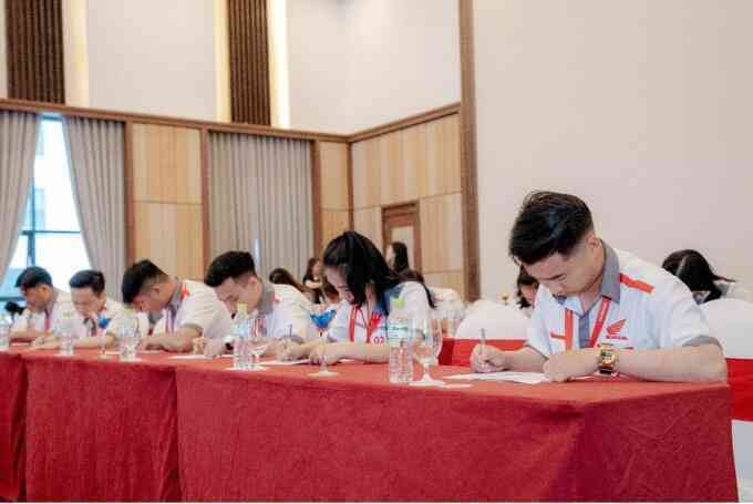 100 nhân viên Honda thi kỹ năng bán hàng
