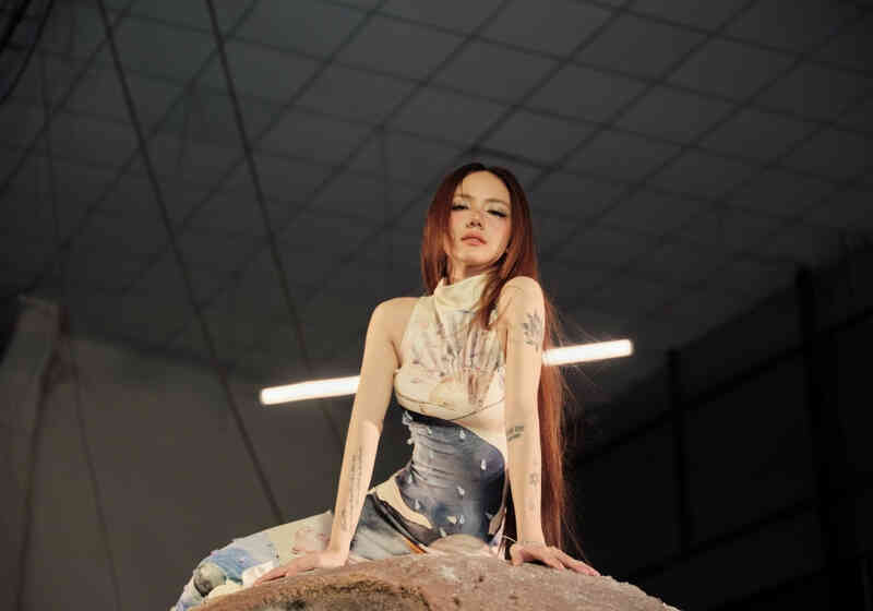 Ca sĩ Phương Ly bớt gai góc để ngày càng dịu dàng, nữ tính