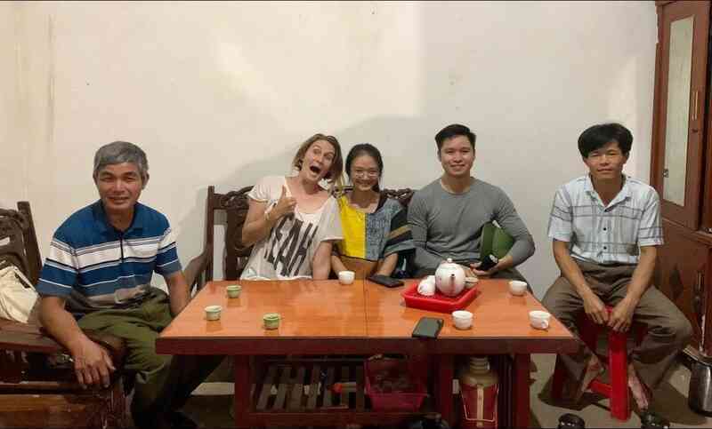 Cảnh sát giải cứu phượt thủ nước ngoài bị đi lạc trong rừng ở Cao Bằng