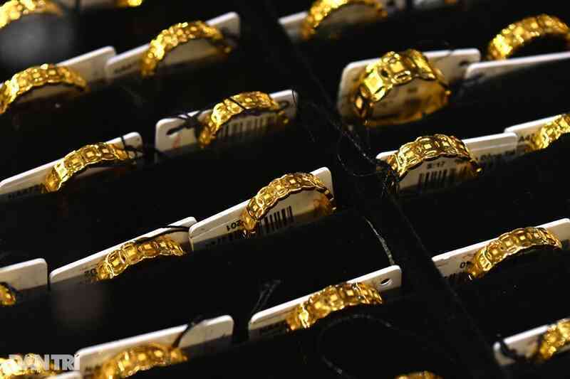 Diễn biến bất ngờ của vàng sau khi văng khỏi mốc 2.000 USD