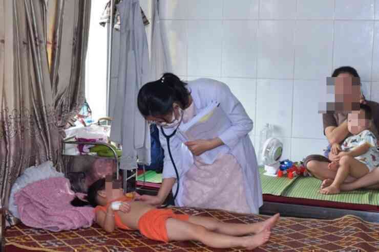 Hơn 60 học sinh bị ngộ độc sau bữa cơm chiều