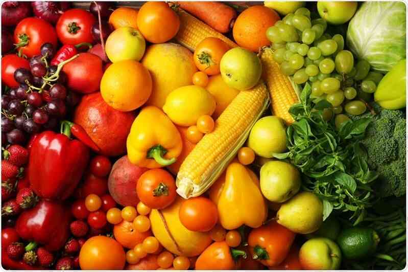 Thuốc trừ sâu có ngấm vào phần thịt bên trong trái cây và rau không?