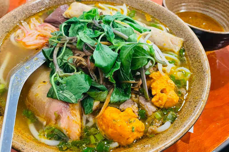 Ăn bún, miến, phở hay cơm trắng tốt hơn?