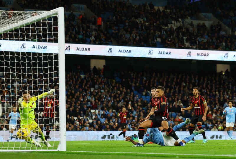 Doku rực sáng, Man City đè bẹp Bournemouth 6-1