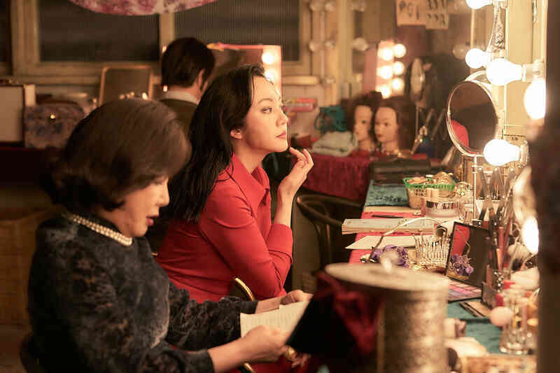 `Kỳ án trên đồi tuyết` - Cành cọ vàng ở Cannes 2023 dán nhãn 16+ khi ra rạp Việt