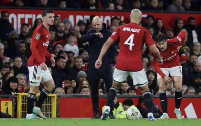Ten Hag: `Phòng thay đồ Man Utd vẫn mạnh mẽ`