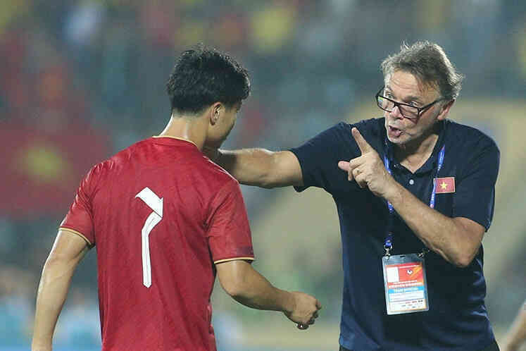 Tuyển Việt Nam: Khi HLV Troussier loại Công Phương để lập uy