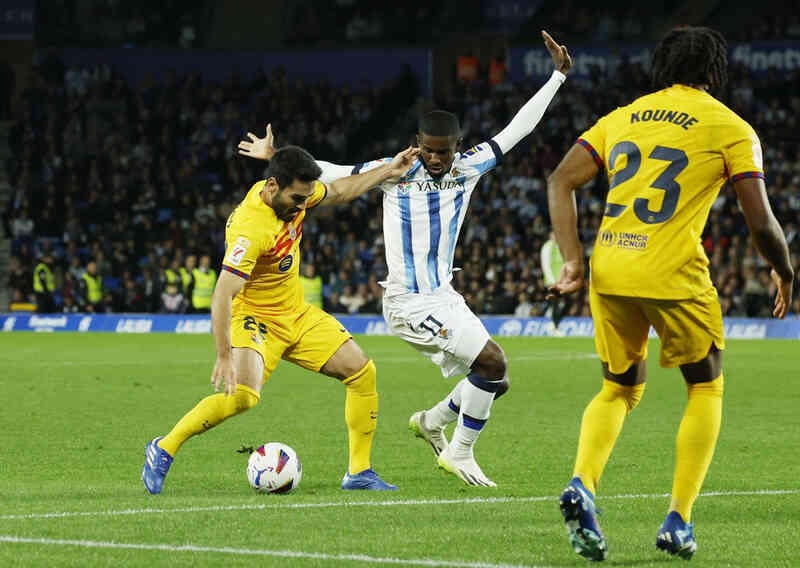 Barca hạ Sociedad nhờ pha ghi bàn của Araujo ở phút 93