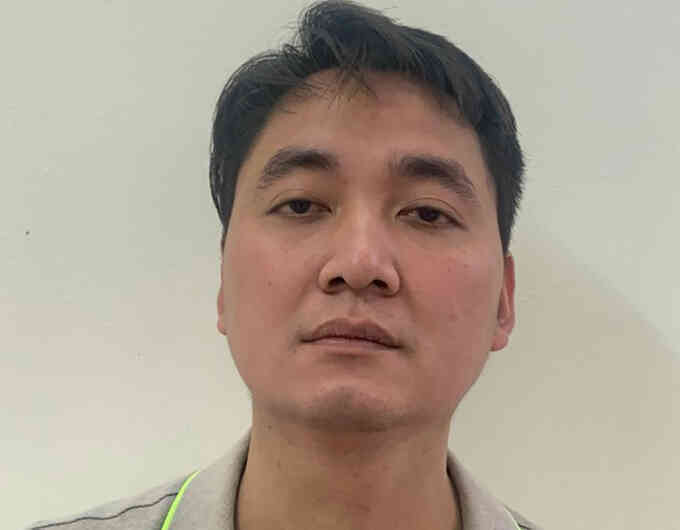 Dùng ôtô hạng sang của bạn gái trộm xe đạp