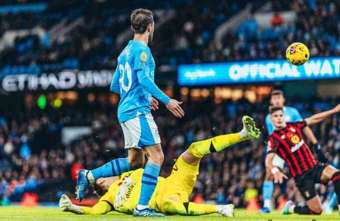 Guardiola so sánh Bernardo Silva với Messi