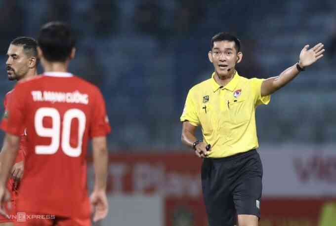 HLV Hà Tĩnh: `Chúng tôi thua Viettel vì trọng tài`