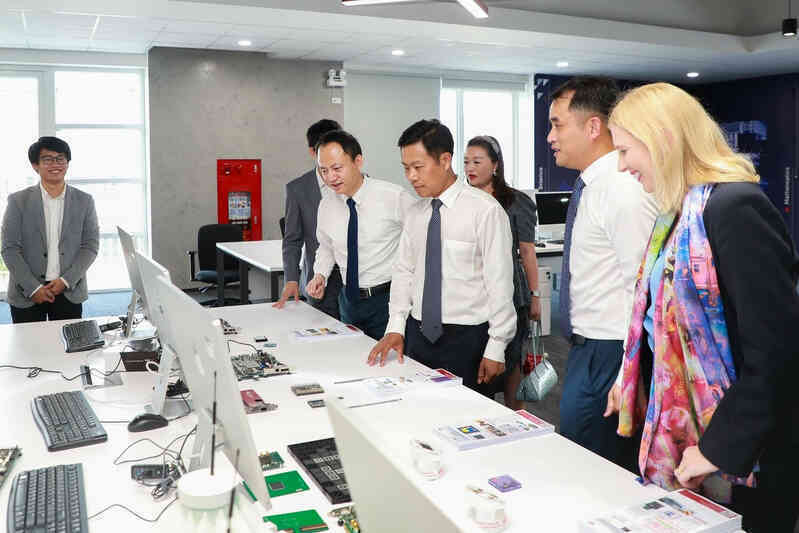 Nữ sinh 13 tuổi đỗ đại học, 19 tuổi học tiến sĩ