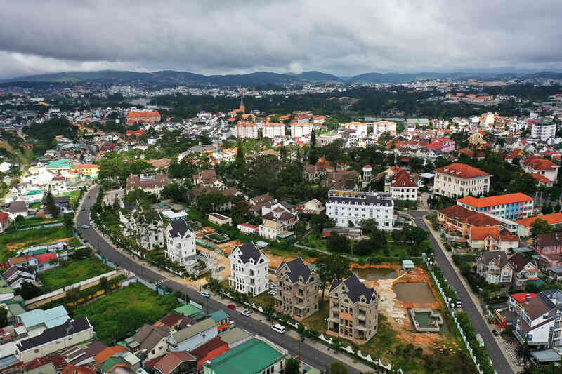 TP.HCM sắp có quy định tách thửa mới, nhà hàng nổi Đà Lạt cho thuê 151 tỷ đồng