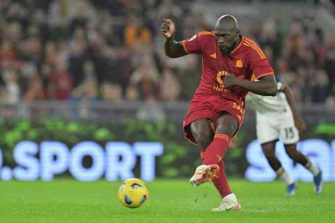 Lukaku từ tội đồ thành người hùng cứu AS Roma