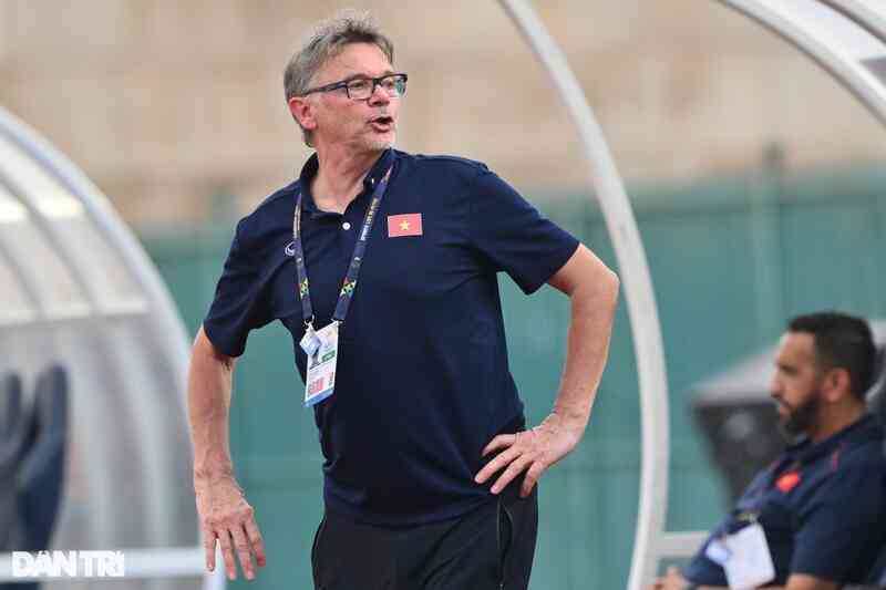 Những bài toán HLV Troussier cần giải trước thềm vòng loại World Cup - 2