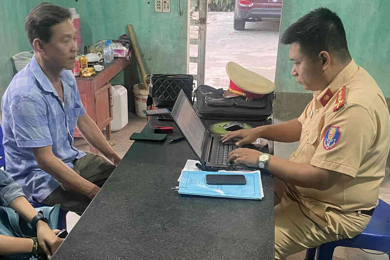 Những vụ ô tô bất chấp nguy hiểm phóng ngược chiều đường