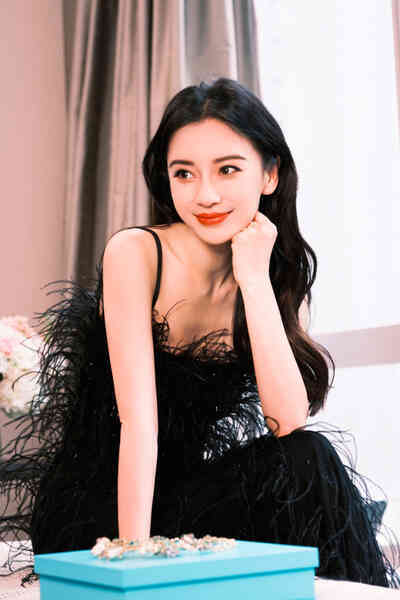 Angelababy - đời tư, nhan sắc lấn át diễn xuất