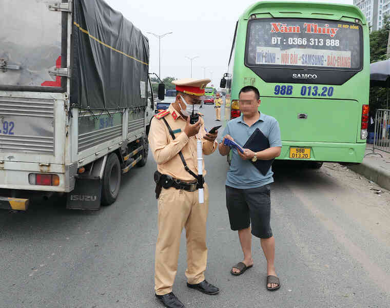 Công an xử nghiêm như đăng kiểm, xe hợp đồng trá hình hết `đường chạy`