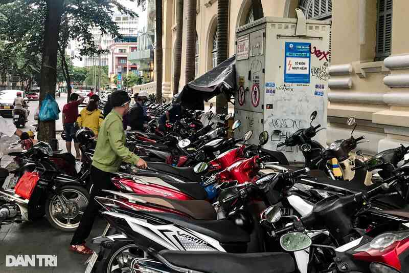 Đề xuất thêm 3 bãi giữ xe máy sát phố đi bộ Nguyễn Huệ ở TPHCM