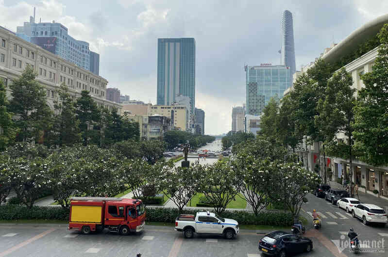 Đề xuất trông giữ xe máy dưới lòng đường 3 tuyến giao với phố đi bộ Nguyễn Huệ
