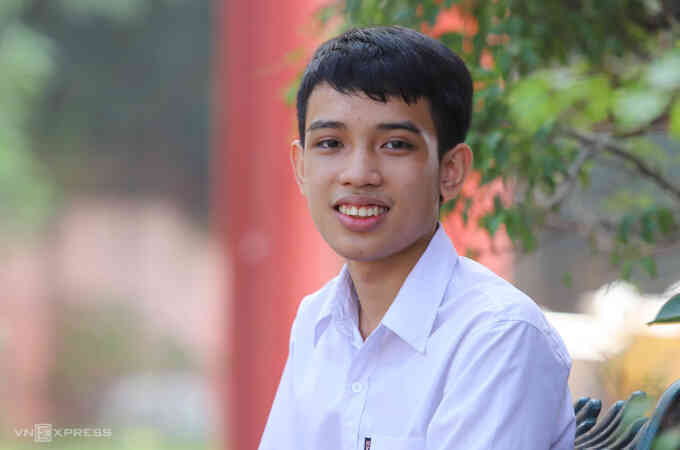 Nam sinh giành cú đúp thi học sinh giỏi của Nghệ An