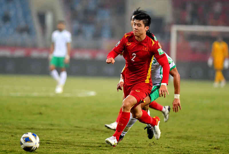 Tuyển Việt Nam: Khi ông Troussier bất an cả công lẫn thủ