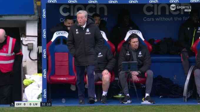 HLV Crystal Palace `vỡ mộng` với bóng đá sau khi thua Liverpool