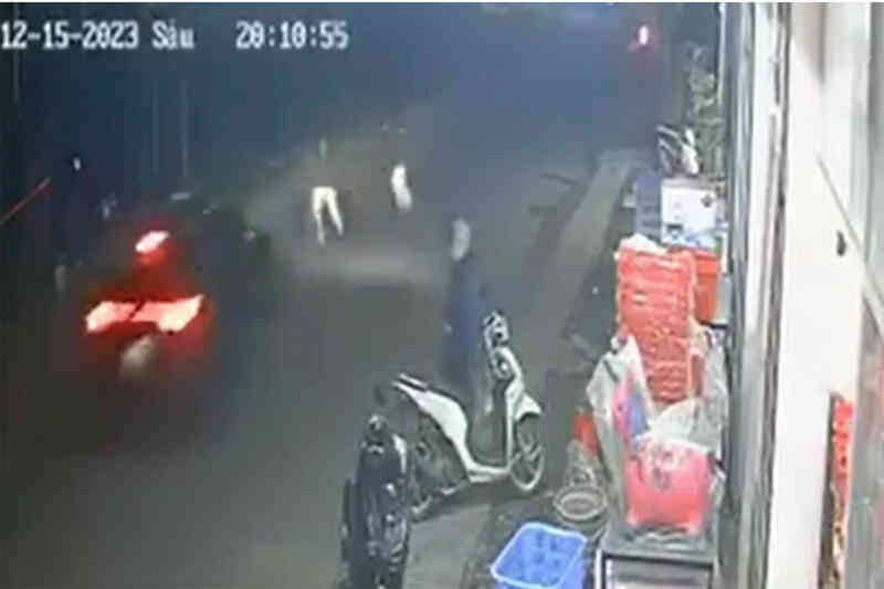 Hai CSGT bị ô tô húc văng khi đang kiểm tra, xử lý vi phạm nồng độ cồn