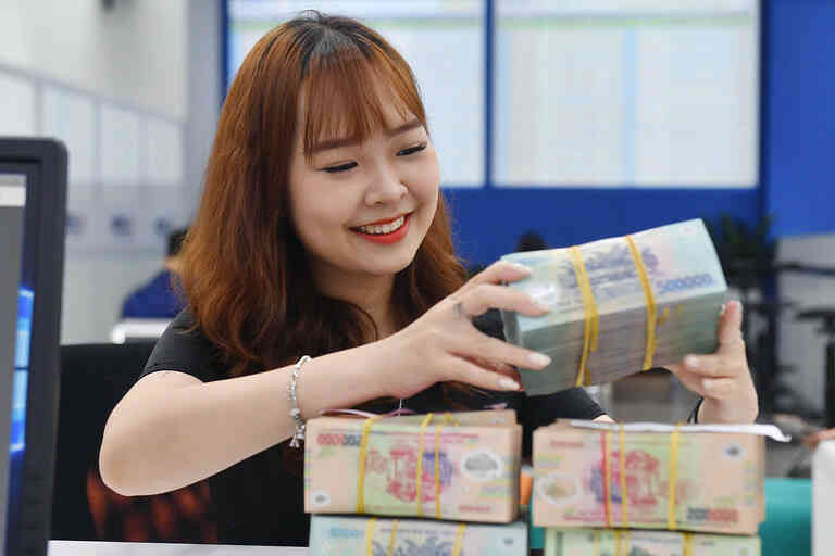Giảm 2% thuế VAT đến giữa năm 2024; tiền cọc không quá 5% giá bán