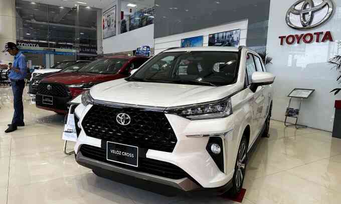 Toyota giảm giá hàng loạt xe tháng 12