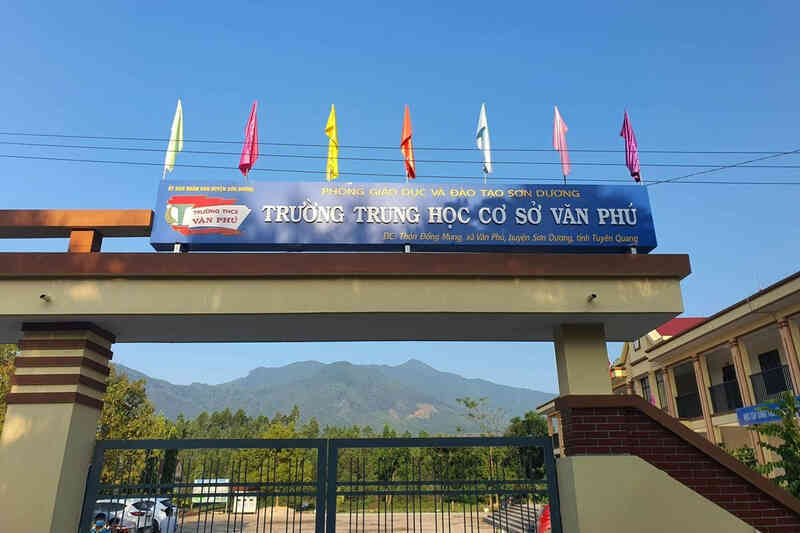 Học sinh lớp 8 ở TP.HCM bị giáo viên đánh gãy xương bả vai