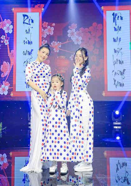 Kiều Oanh lần đầu đưa hai con vào MV