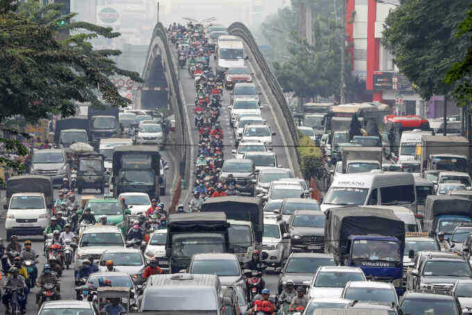 Cầu vượt thép cửa ngõ Tân Sơn Nhất thành `điểm đen` tai nạn