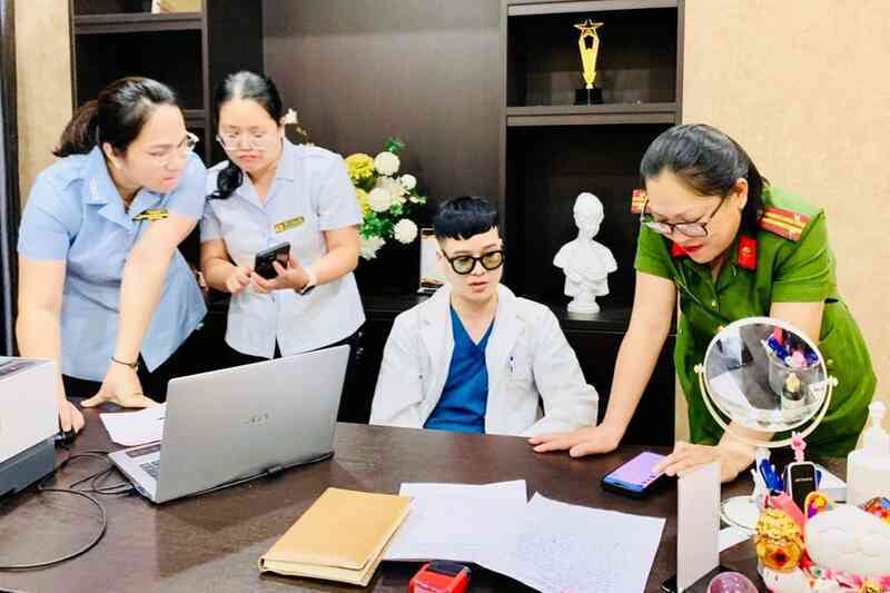 Tốt nghiệp chuyên ngành văn hóa, giả là bác sĩ khám cho người bệnh