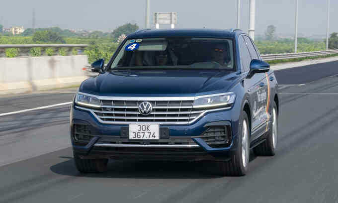 Volkswagen Touareg Luxury - 