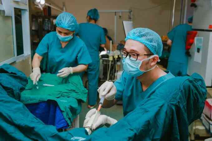 Cánh cửa hẹp giúp nam giới không có tinh trùng tìm con