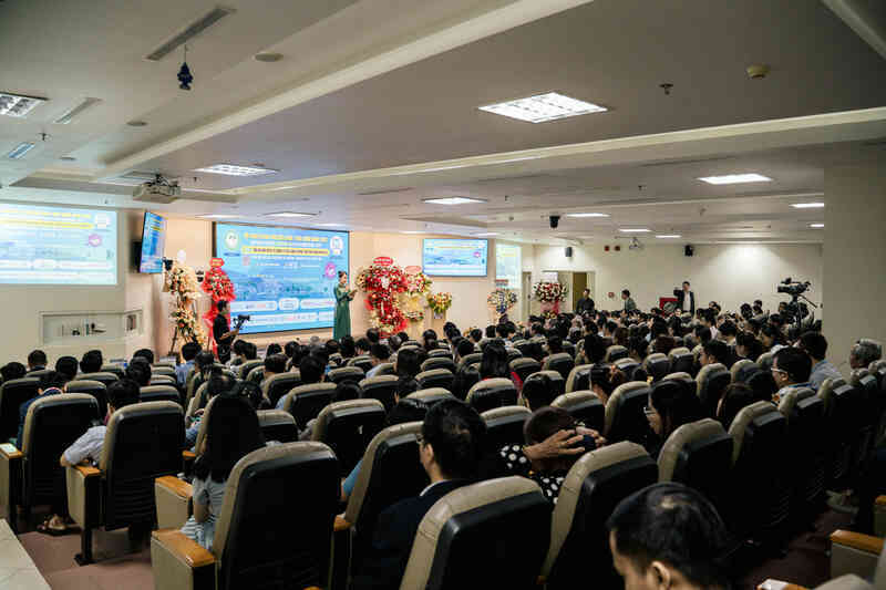 FPT Long Châu nỗ lực nâng cao chuyên môn, cải thiện chất lượng dịch vụ