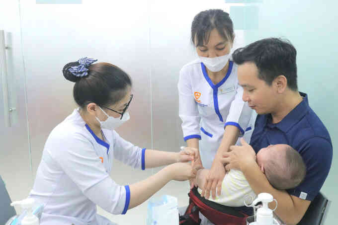 Phòng bệnh hô hấp cho trẻ khi thời tiết chuyển lạnh