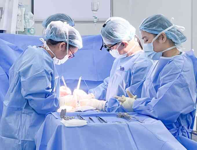 Hẹp hai mạch máu nuôi tim và não