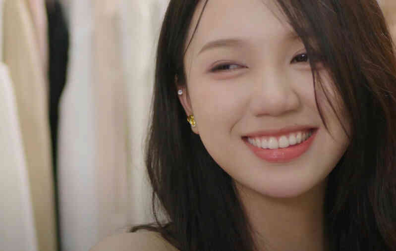 Nữ diễn viên lấn át nữ chính `Đi giữa trời rực rỡ` bất ngờ được đổi vai