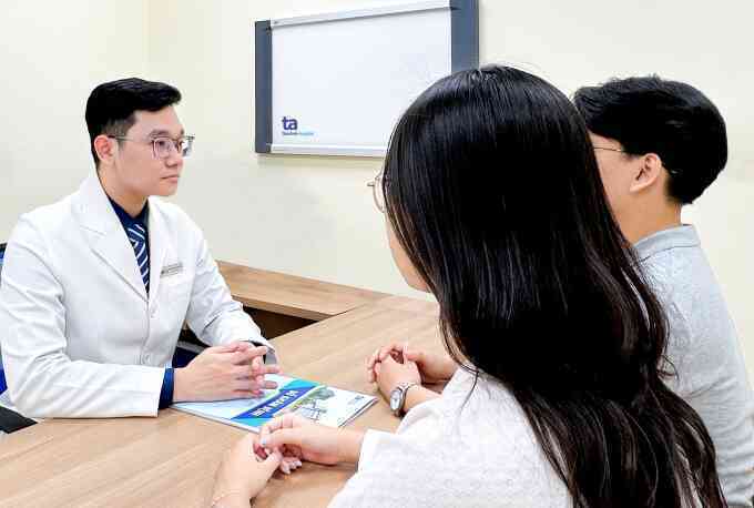 Viêm nặng do dính độc kiến ba khoang ở vùng da nhạy cảm