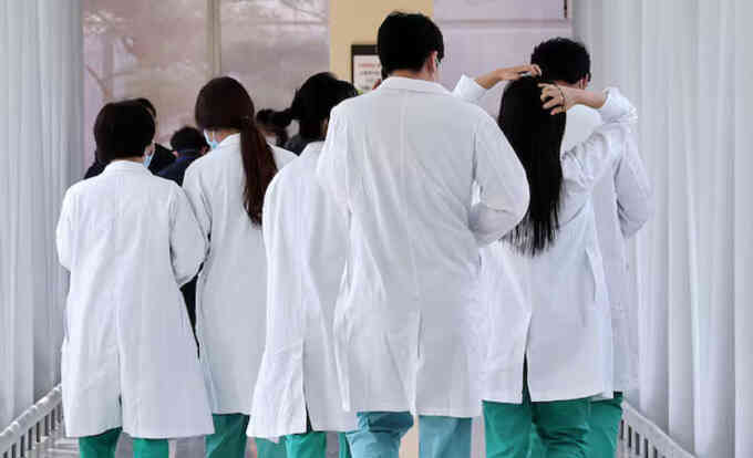 Nhiều bác sĩ Hàn Quốc đến Việt Nam tìm việc