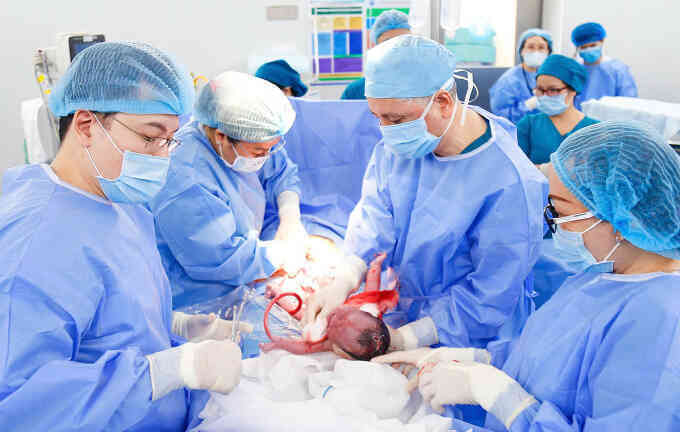 Bé trai chào đời khỏe mạnh nhờ được sửa dị tật tim trong bụng mẹ