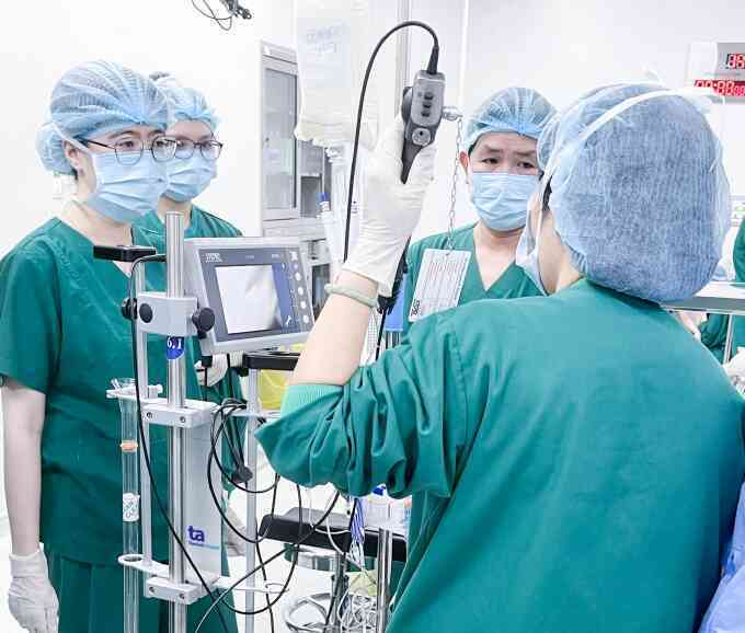 Bướu giáp lớn chèn ép khí quản