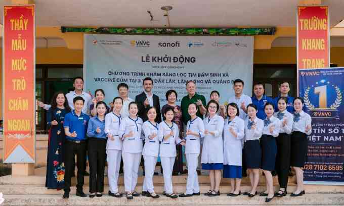 Sanofi tiêm vaccine cúm, tầm soát bệnh tim miễn phí cho hơn 3.800 người Việt