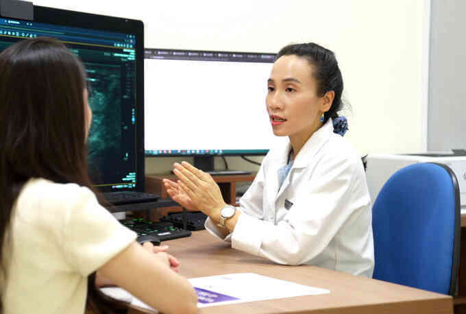 Tưởng ung thư vú hóa vỡ túi ngực