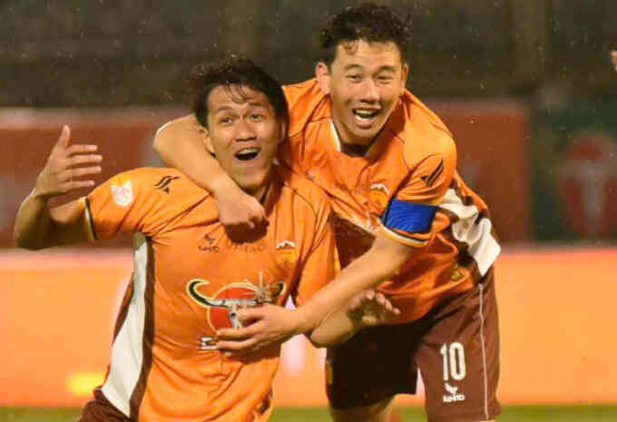 HAGL vuột chiến thắng phút bù ở V-League