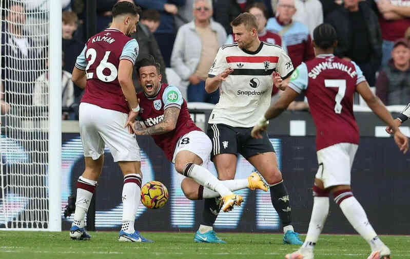 Cựu trọng tài Ngoại hạng khẳng định MU bị thổi penalty oan