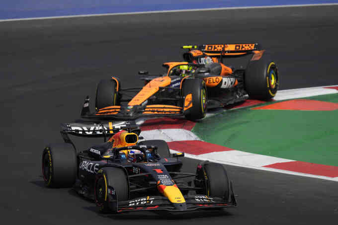 Verstappen bị phạt nặng, tăng nhiệt cuộc đua vô địch F1