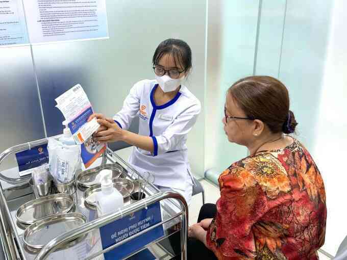 Tiêm vaccine thủy đậu bao lâu mới tiêm tiếp zona thần kinh?